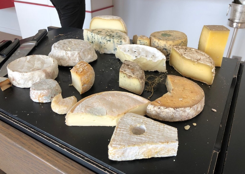 Много сыров из L'Épuisette